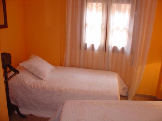 Hostal Restaurante Arasa Santa Barbara Room photo