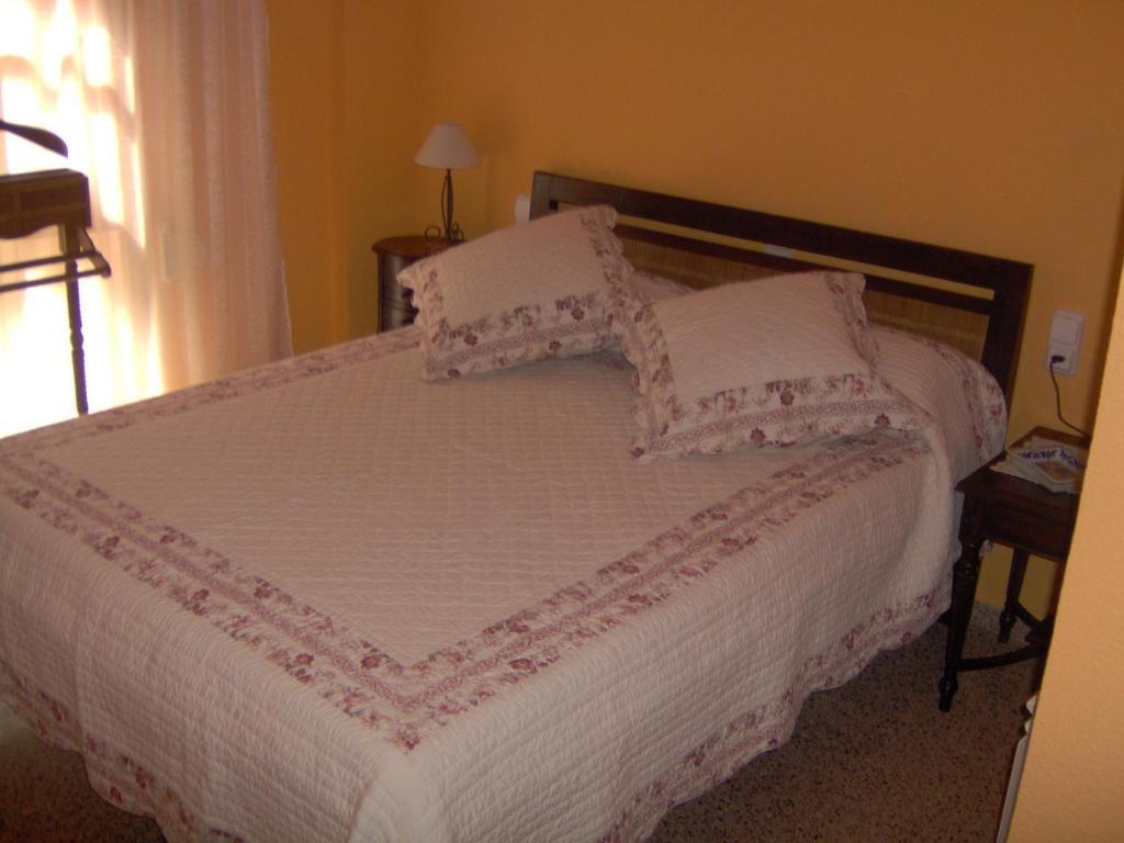 Hostal Restaurante Arasa Santa Barbara Room photo